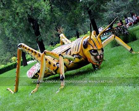Model inset belalang Animatronic Insects World (10)
