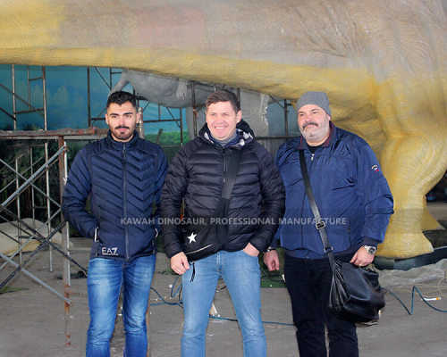 Os clientes de Kazajistán veñen a Kawah Factory