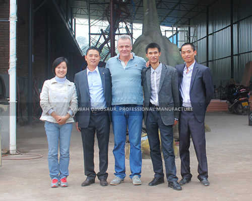 Clients turcs dans l’usine Kawah