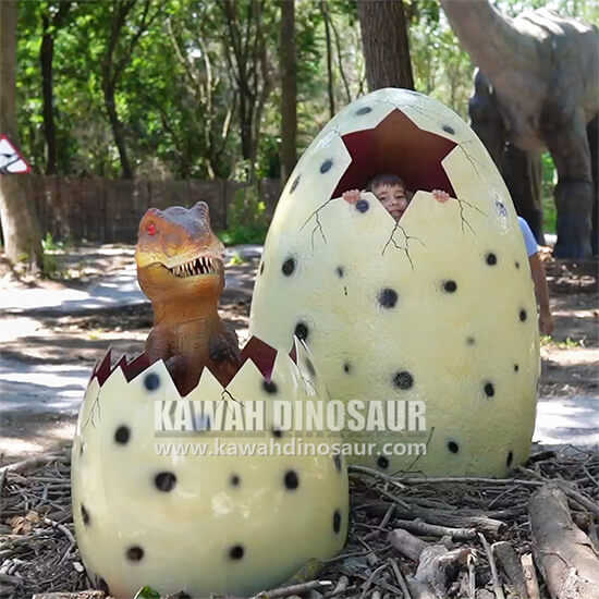 Babafoto's met dinosourus-eiers in Jurassic Adventure-tema (8)