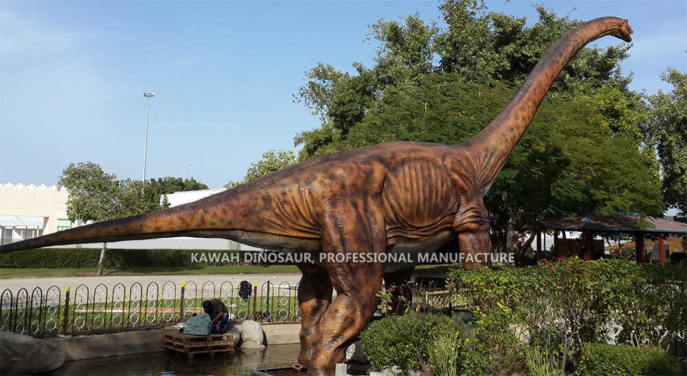 Получил теплый прием динозавров в парке Насим (6)