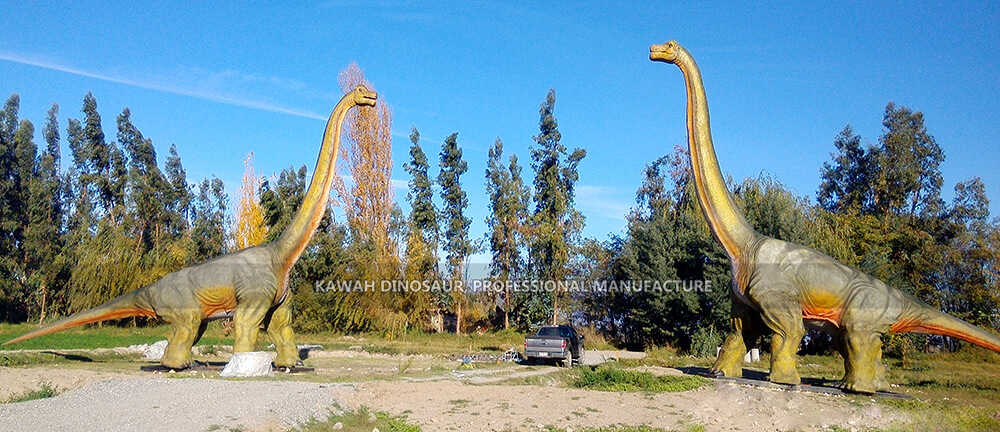 Modelli di brachiosauro del parco forestale di Santiago