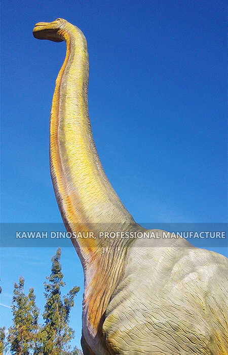 Foto del Brachiosauro del parco forestale di Santiago