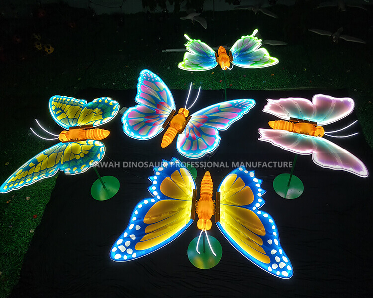 Ауылдағы түкті кискалар Ауылдағы түкті кискалар