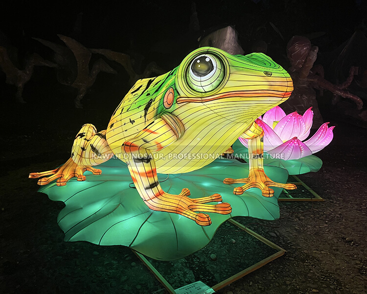 Lifelike Frogs Lanterns Festival Realistic Insects Waterproof