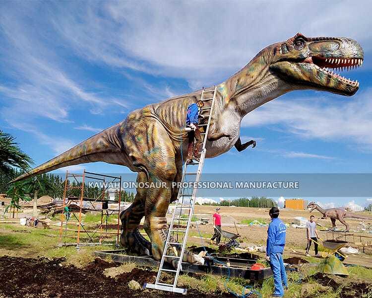 15 Meters T-Rex installation in Russia (1)