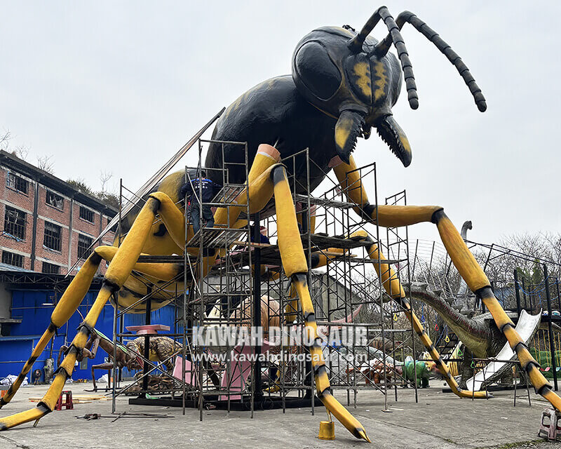 15 metrlik animatronik ari