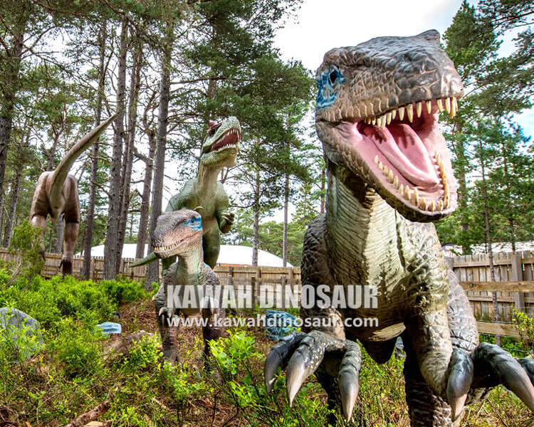 2 Animatronic Dinosaurs Bringing the Past to Life.