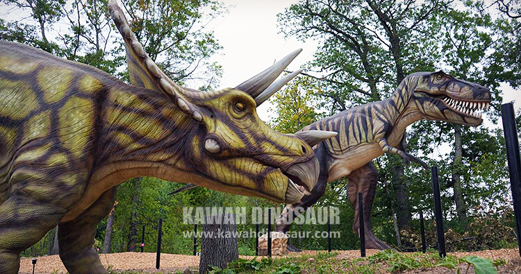 2 యానిమేట్రానిక్ డైనోసార్లు దీర్ఘకాలిక బహిరంగ ఎండ మరియు వర్షానికి గురికావడాన్ని తట్టుకోగలవా?