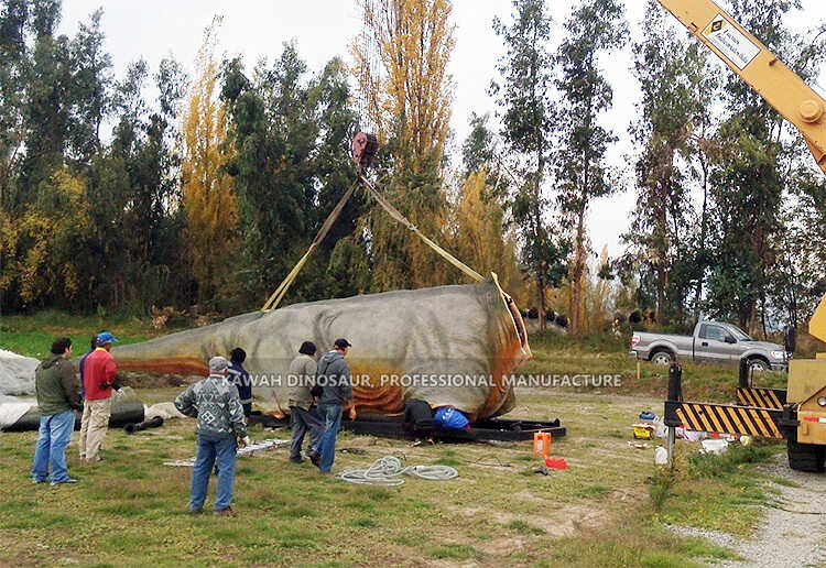 20 Meters Brachiosaurus installation in Chile forest park (4)