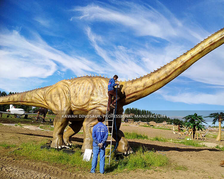 Rusya'da 20 Metrelik Diplodocus kurulumu (2)