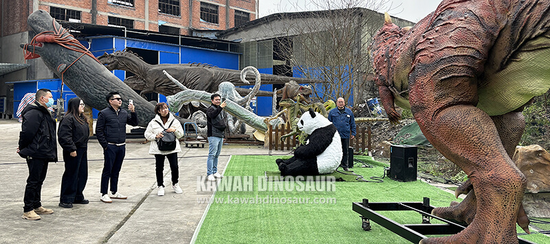 3 Thai Clients Visit Kawah Dinosaur Factory for Realistic Dinosaur Park Project
