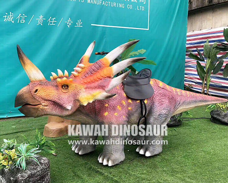 4 A batch of  Animatronic Dinosaur Rides products are sent to Dubai.