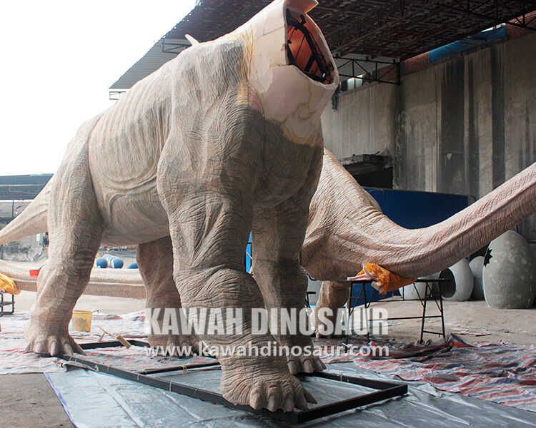 4 Customizing a 14 meters Brachiosaurus Dinosaur Model.