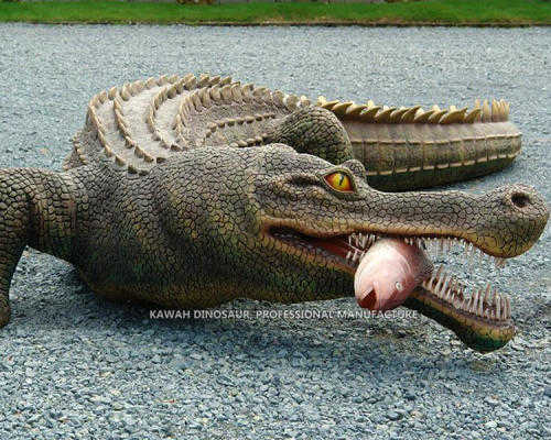 The crocodile eating fish Animatronic Animals (7)