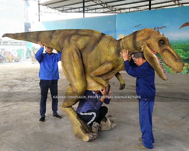 Produzione di costumi da dinosauro animatronic (1)