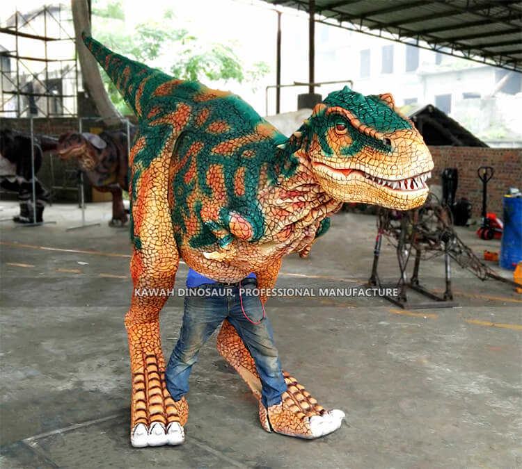 Animatronic dinosaur costume production (3)