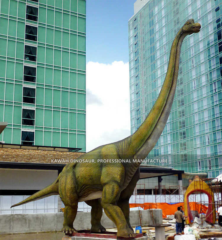 Installazzjoni ta' Brachiosaurus fil-Malasja (1)
