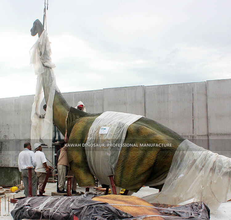 Brachiosaurus installation in Malaysia (2)