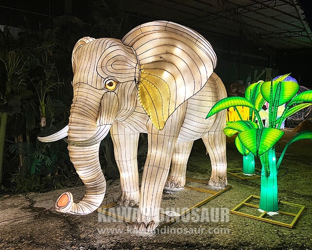 Lanternes éléphant personnalisées aux motifs colorés pour festivals, zoos et attractions à thème