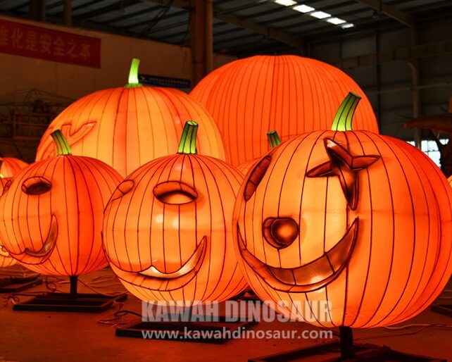 Lanternes citrouilles personnalisées aux designs créatifs, parfaites pour les événements d'Halloween, les illuminations de festivals saisonniers.