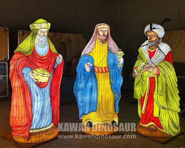 Lanternes personnalisées à l'effigie de personnages, réalisées avec un savoir-faire exceptionnel, donnant vie à des histoires traditionnelles et à des thèmes créatifs.
