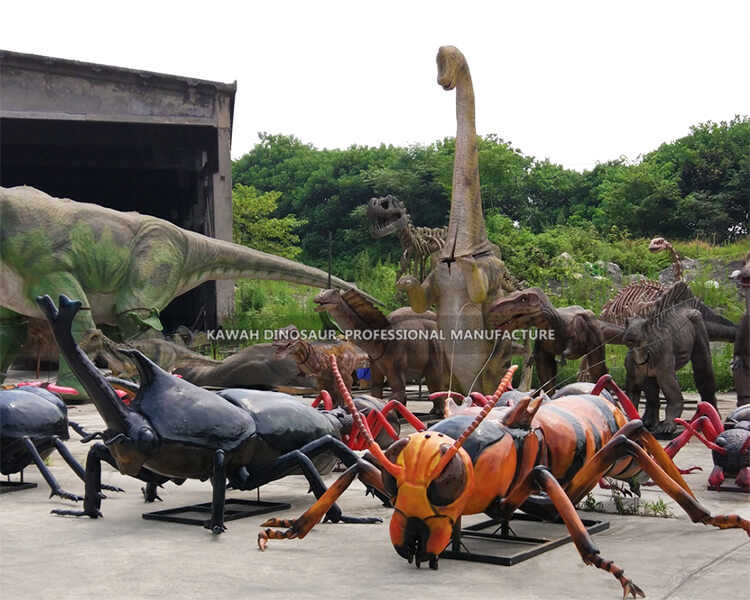 Insects and Dinosaurs ready to transport to theme Park in Germany (1)