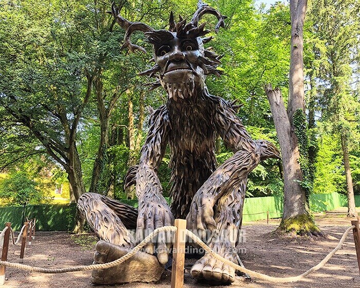 animatronic tree man park show