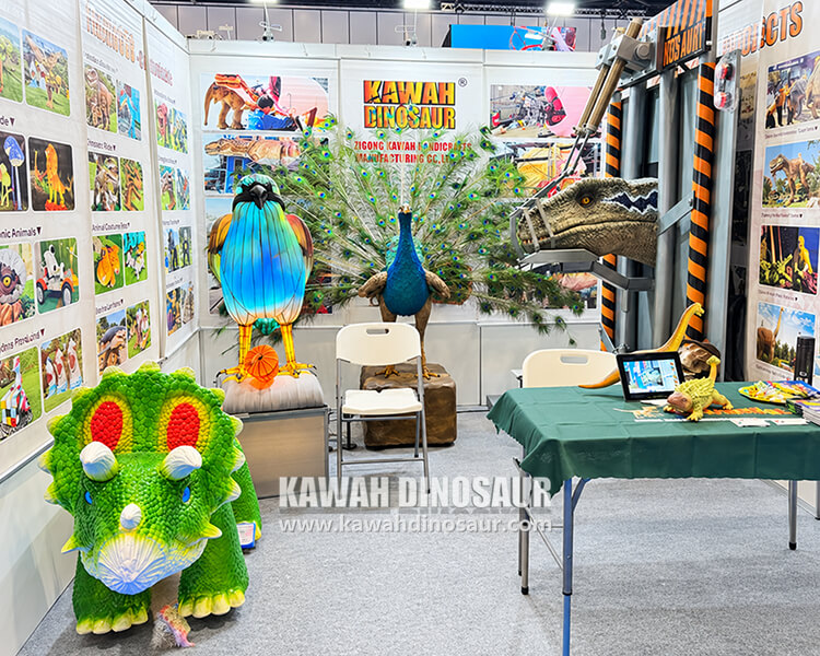 kawah dinosaur IAAPA London